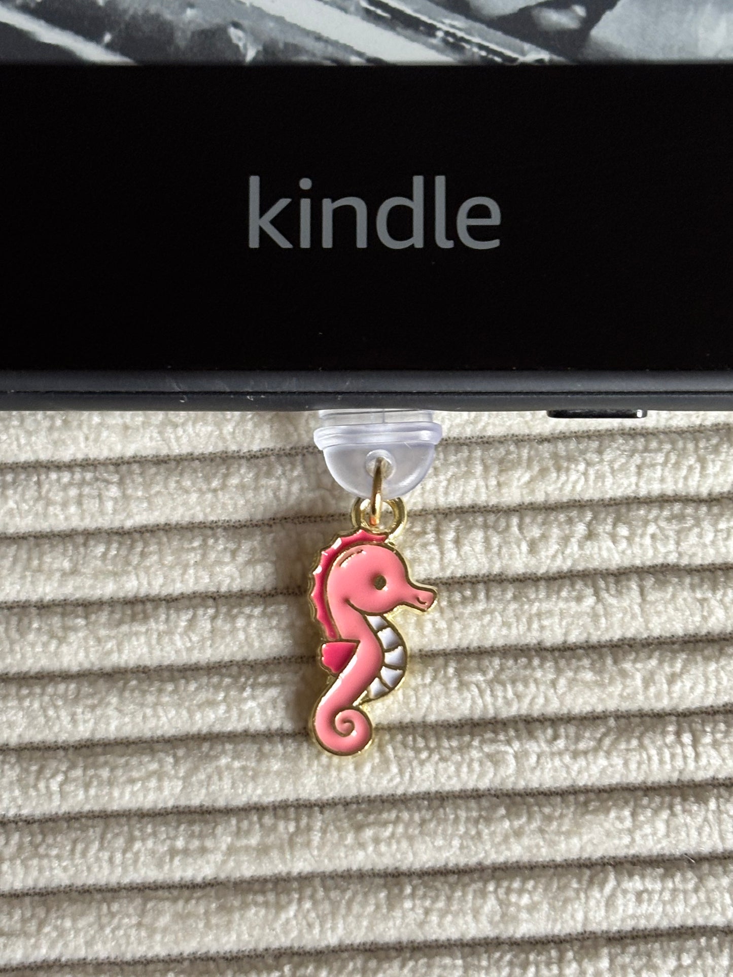 Charm anti-poussière USB-C - Hippocampe rose