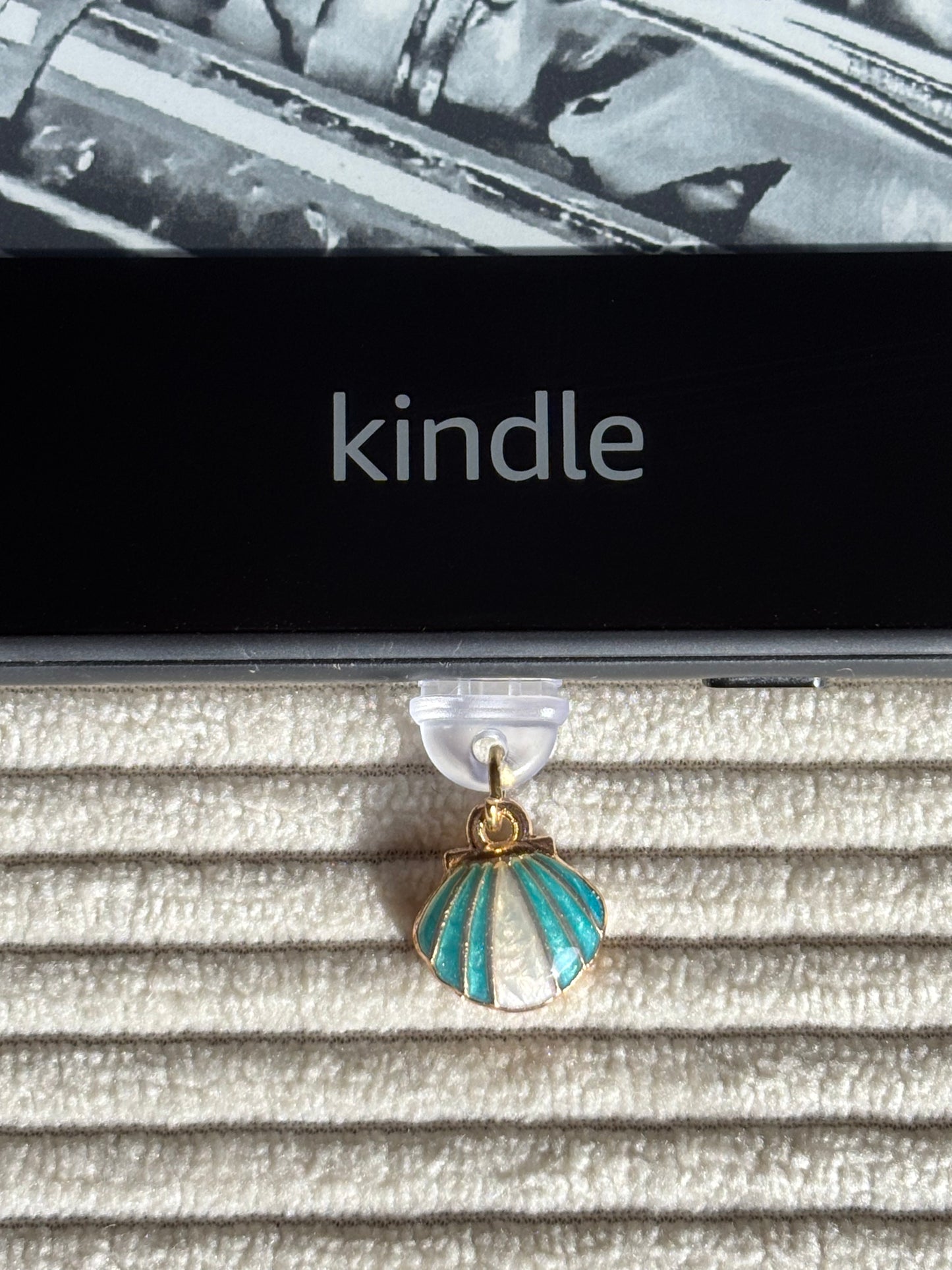 Charm anti-poussière USB-C - Coquillage turquoise & nacré