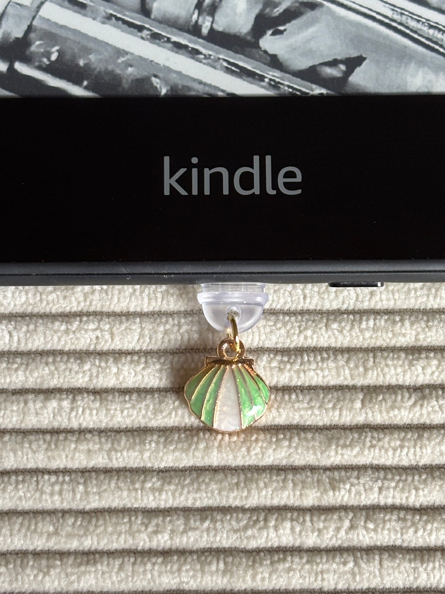 Charm anti-poussière USB-C - Coquillage vert & nacré