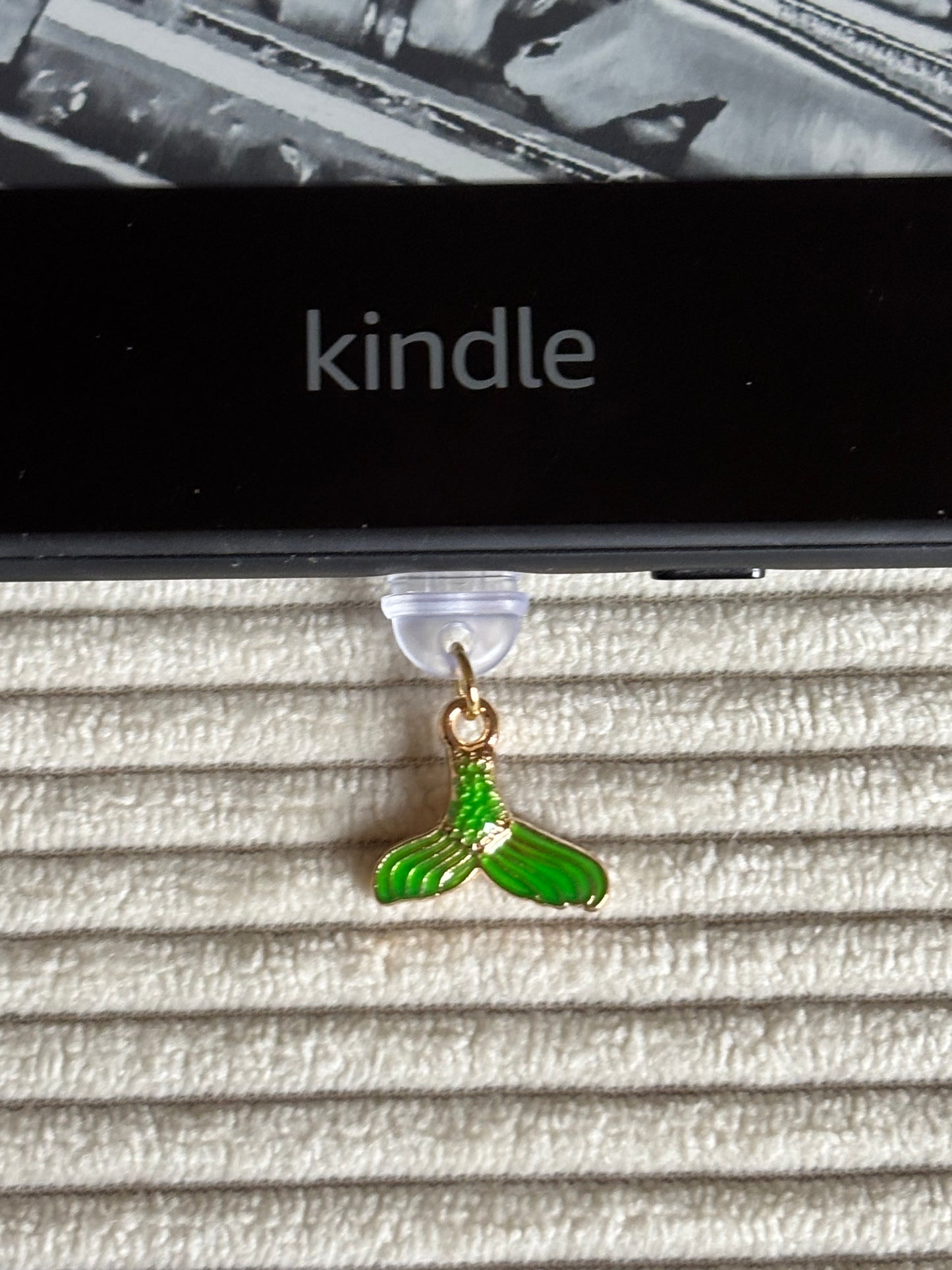 Charm anti-poussière USB-C - Queue de baleine verte