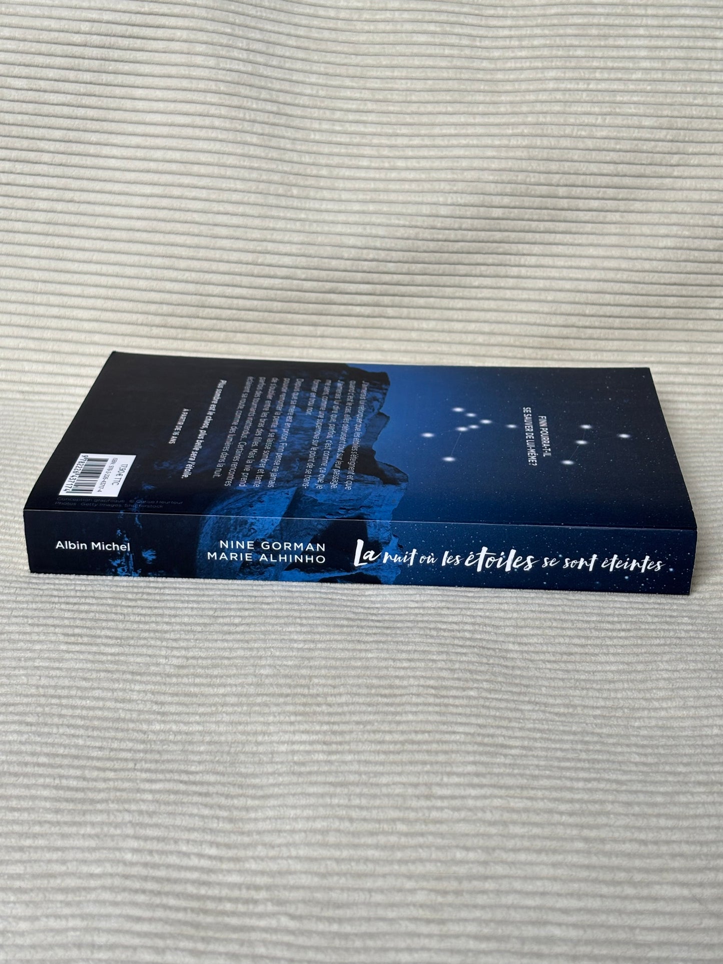 La nuit où les étoiles se sont éteintes - Nine Gorman & Marie Alhinho