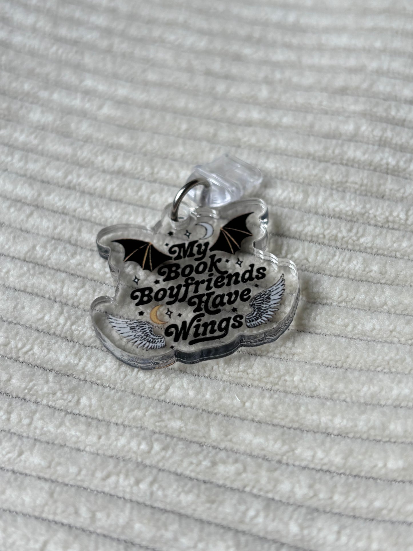 Charm anti-poussière USB-C - My Book Boyfriends Have Wings