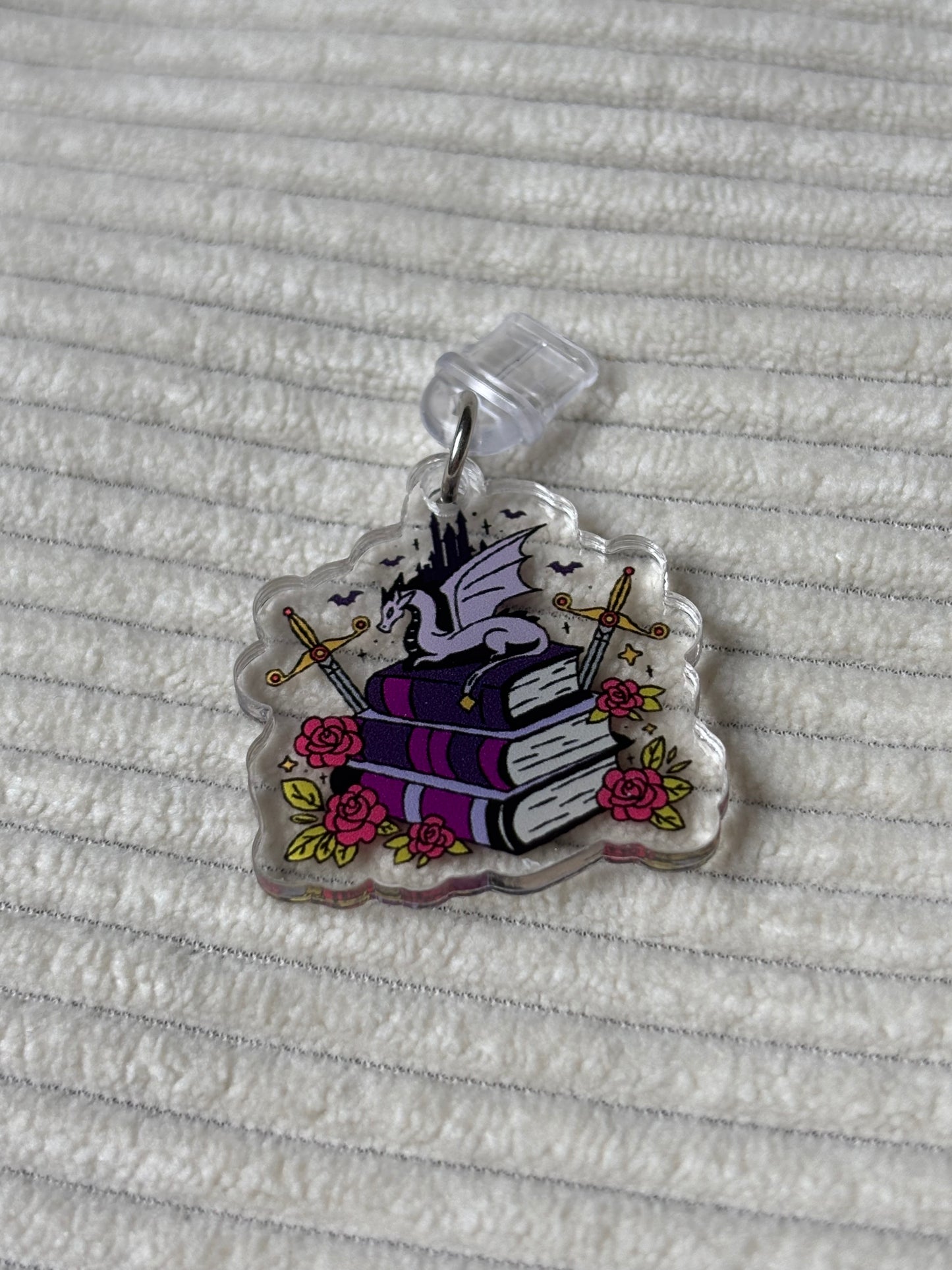Charm anti-poussière USB-C - Dragon & livres