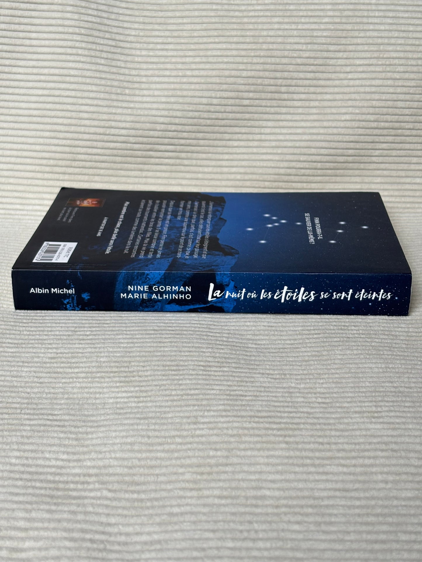La nuit où les étoiles se sont éteintes - Nine Gorman & Marie Alhinho
