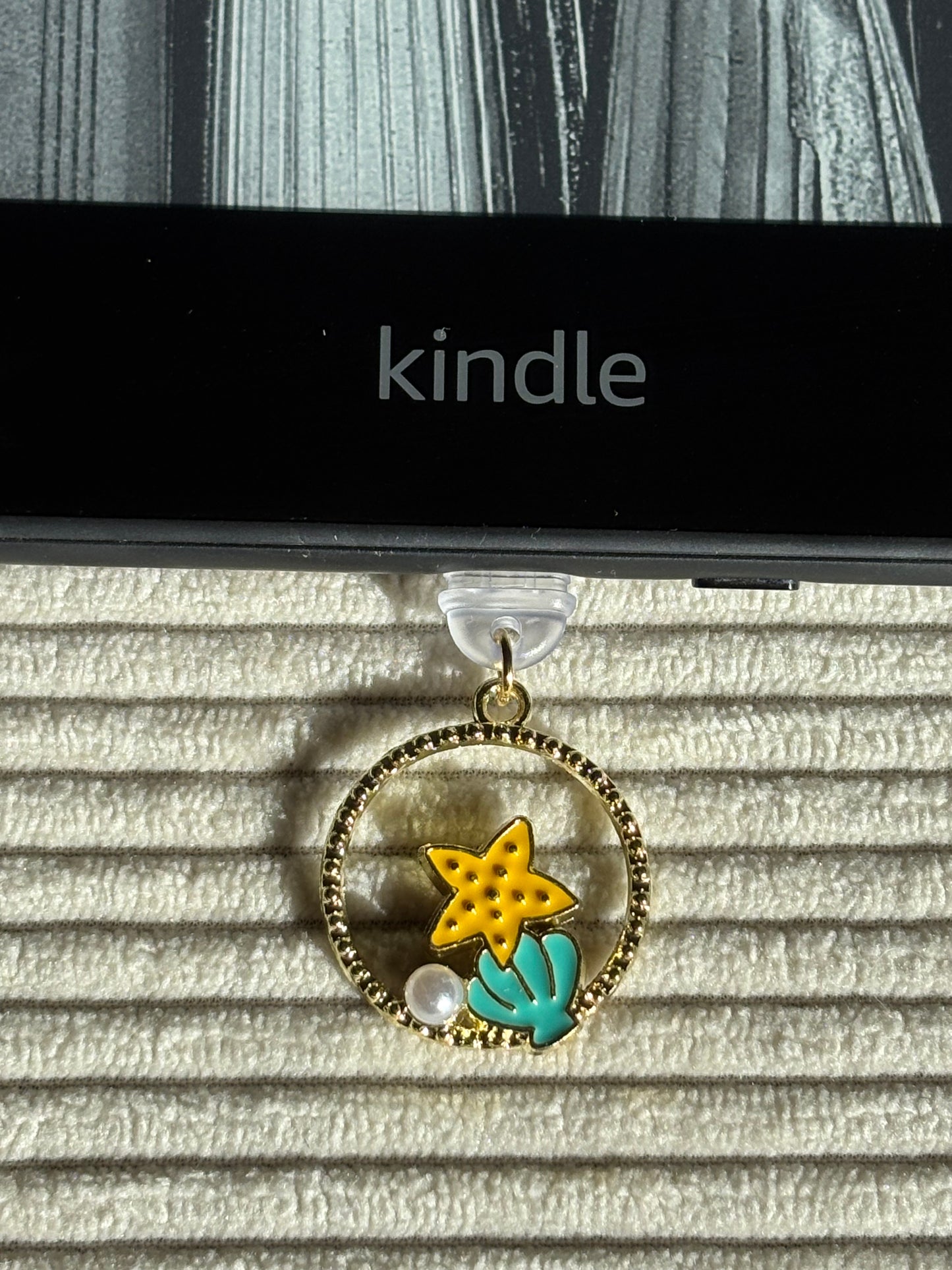 Charm anti-poussière USB-C - Coquillage, perle & étoile de mer