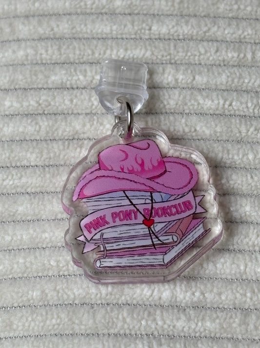 Charm anti-poussière USB-C - Pink Pony Bookclub