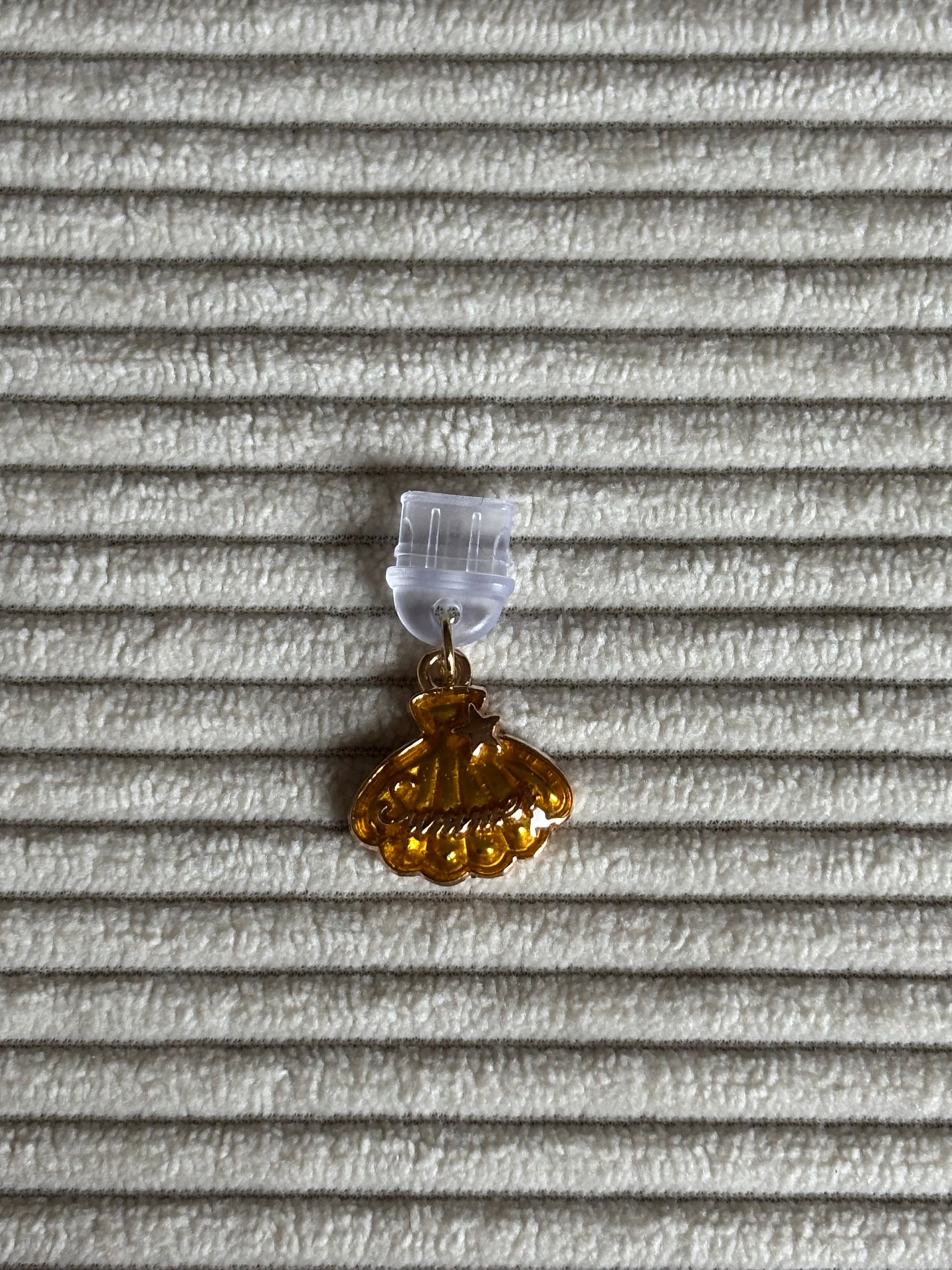 Charm anti-poussière USB-C - Coquillage Orange Summer