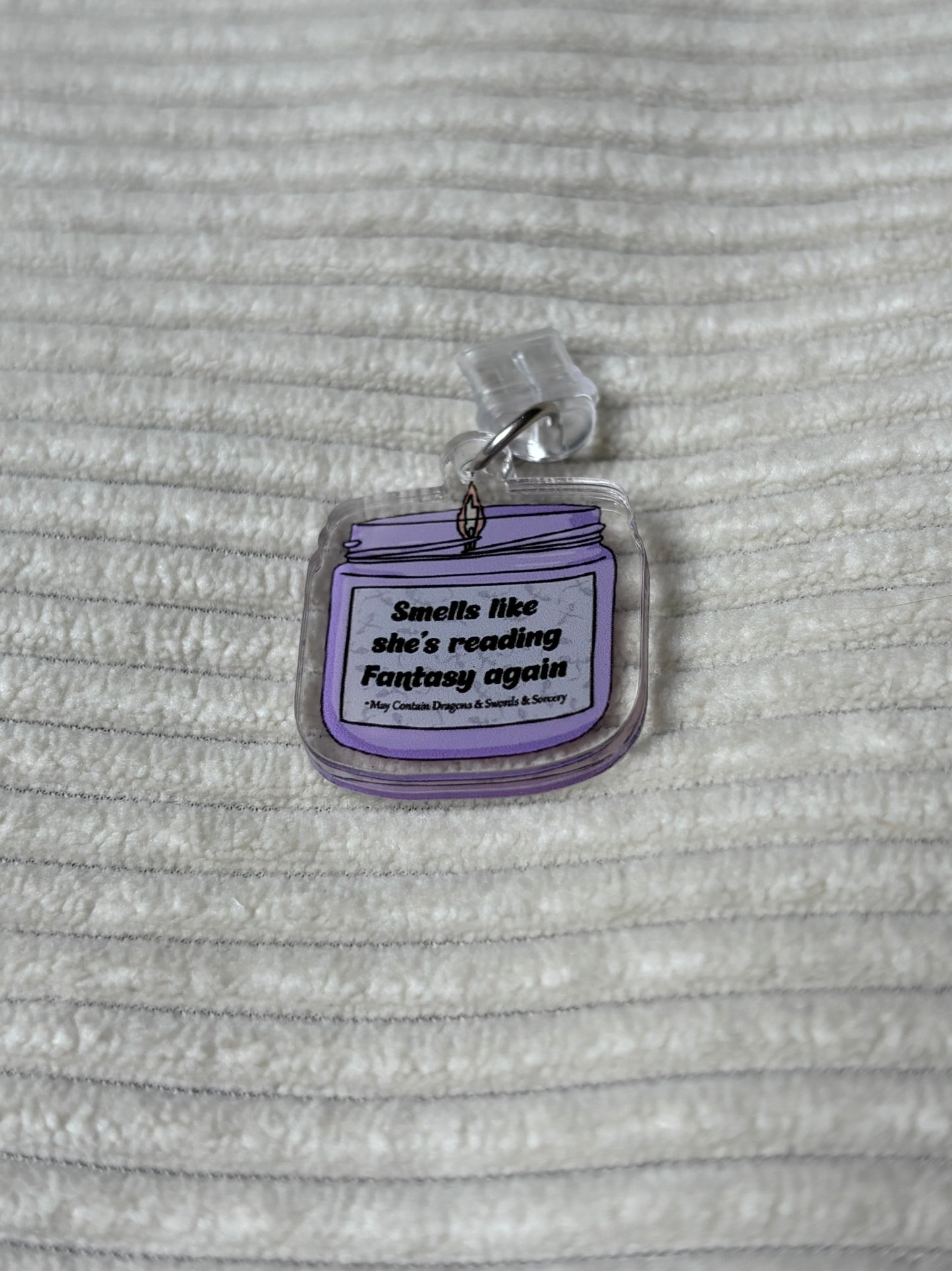 Charm anti-poussière USB-C - Smells like she’s reading Fantasy again