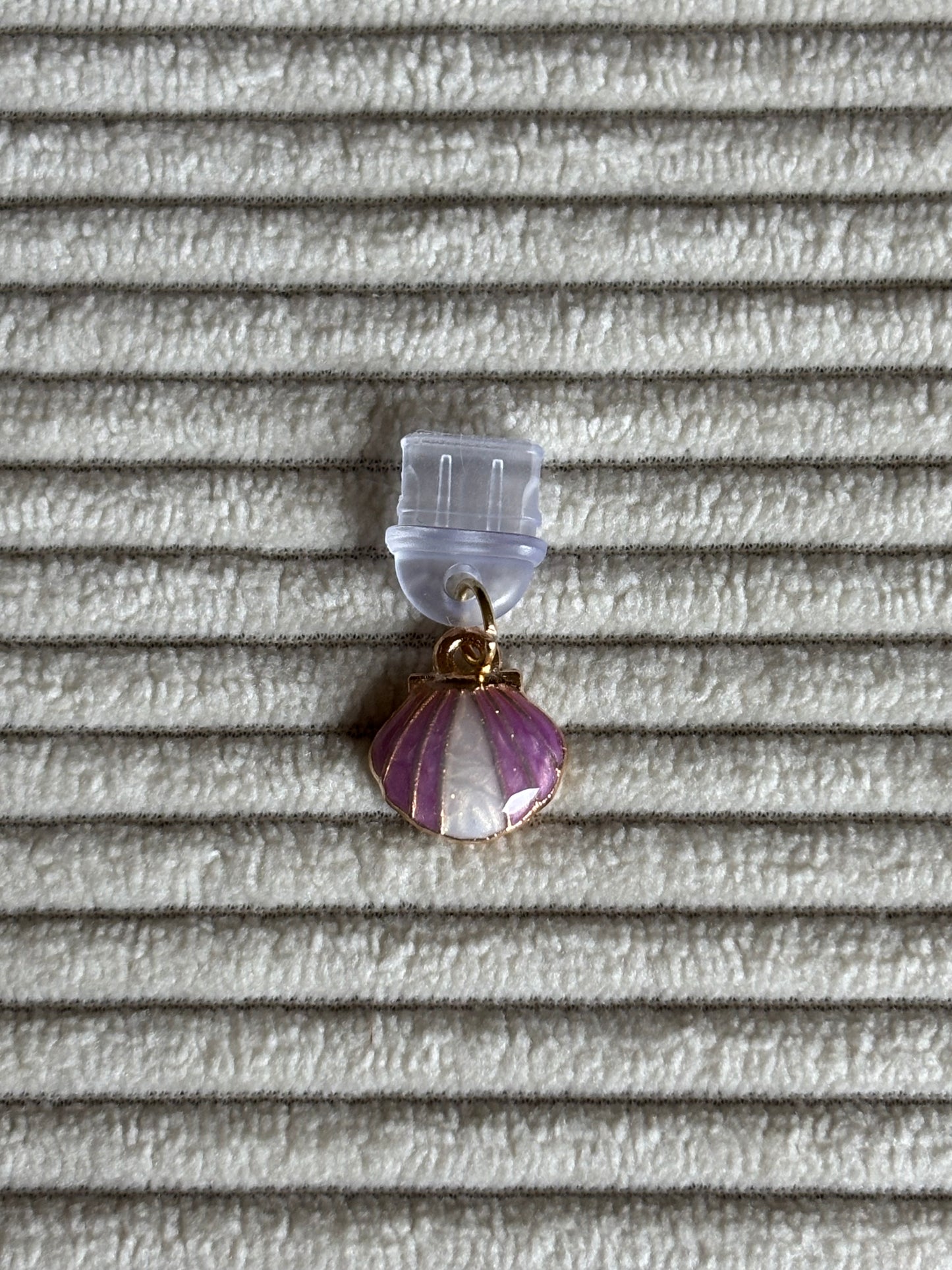 Charm anti-poussière USB-C - Coquillage rose nacré