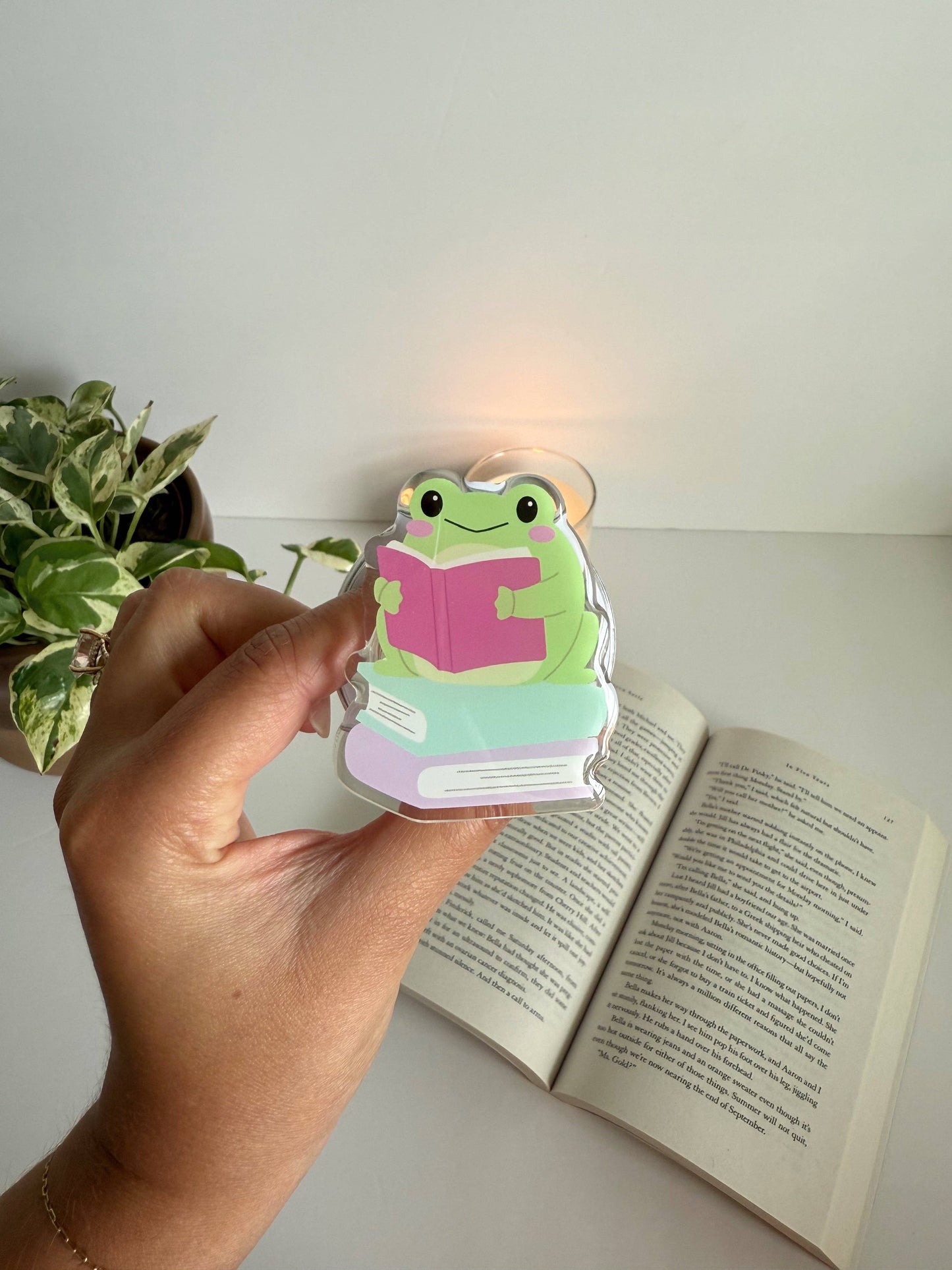 Poignée Kindle - Grenouille lectrice